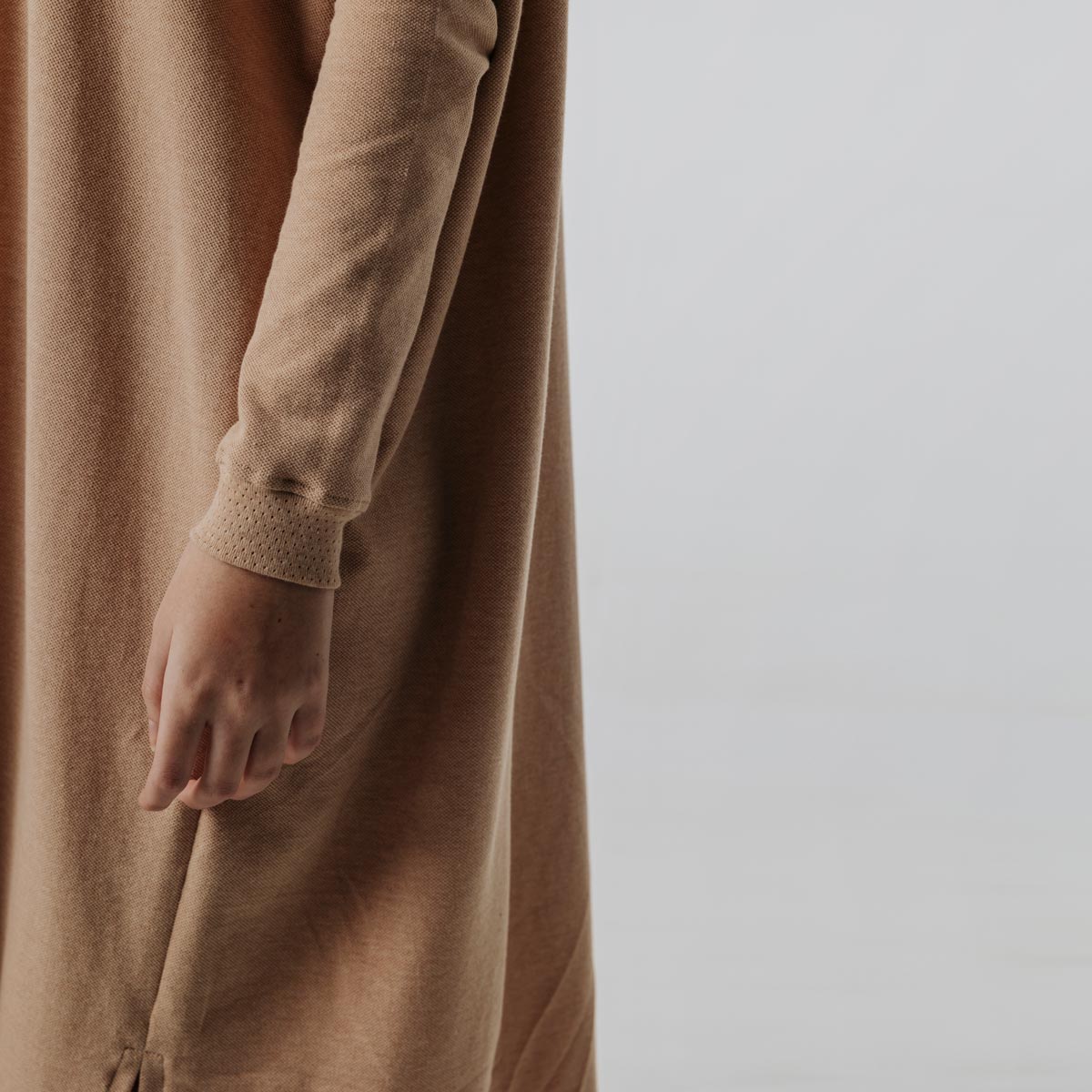 La robe Zahara conçue dans un tissu écologique par NATI, créatrice à Annecy