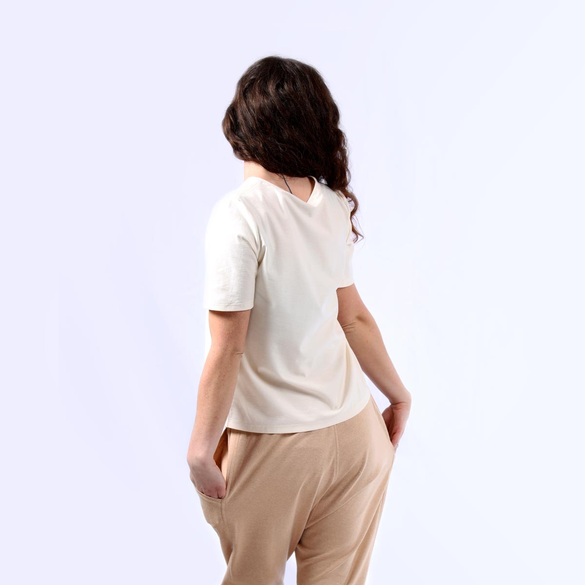 Le t-shirt Luna, la tenue cocooning conçue dans un tissu écologique par NATI, créatrice à Annecy
