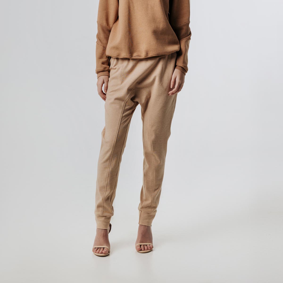 Le sarouel Leila, la tenue cocooning conçue dans un tissu écologique par NATI, créatrice à Annecy