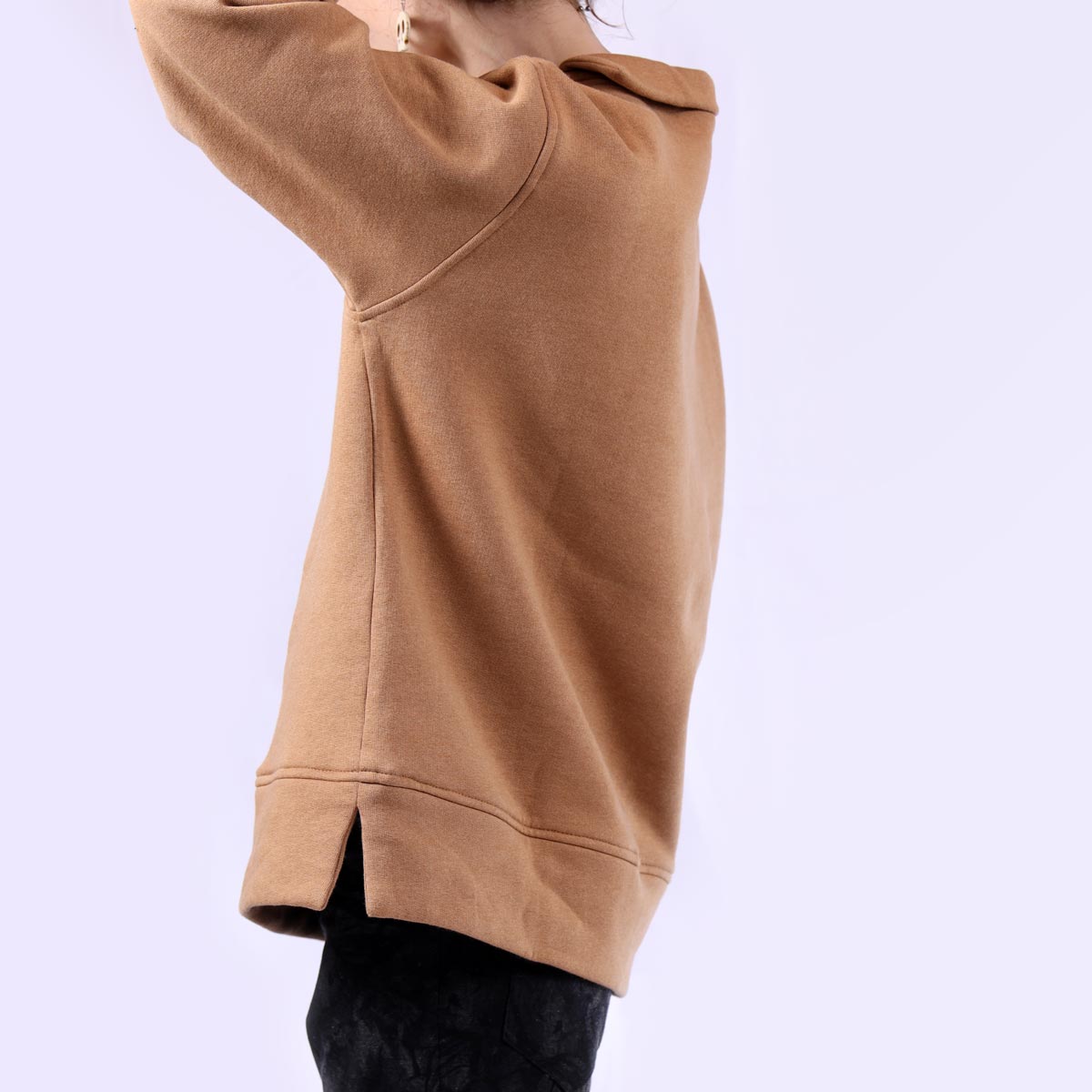Le sweat Meribel, une création cocooning dans un tissu écologique par NATI, créatrice à Annecy