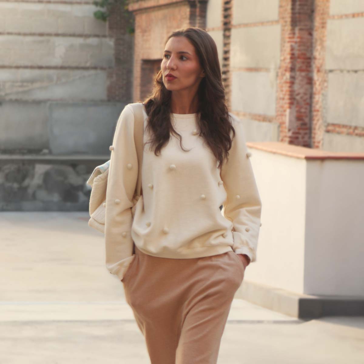 Le sweat Mont-Blanc par NATI, créatrice à Annecy